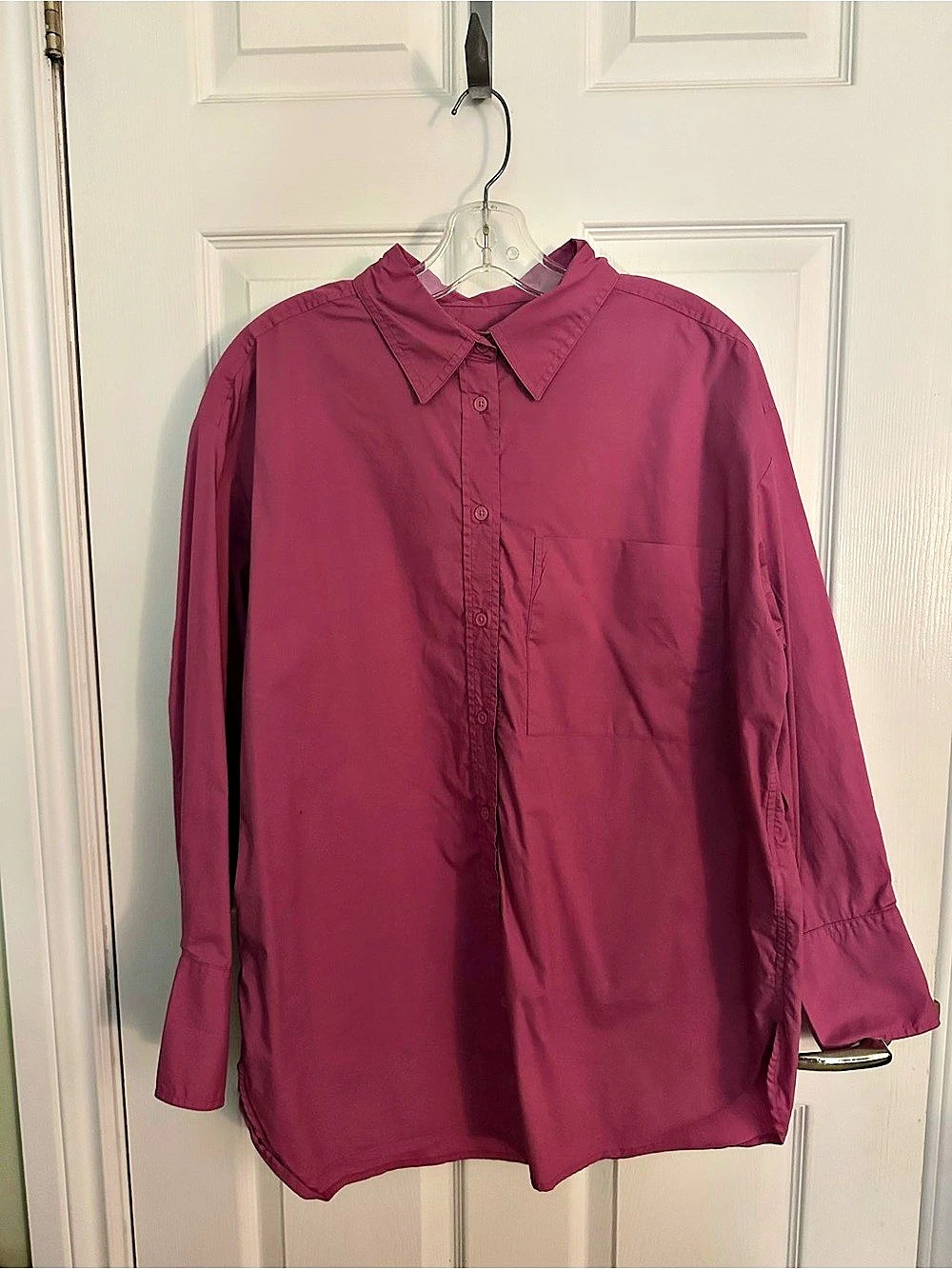 Banana Republic Button Down Shirt in Fuchsia/Magenta Size Large